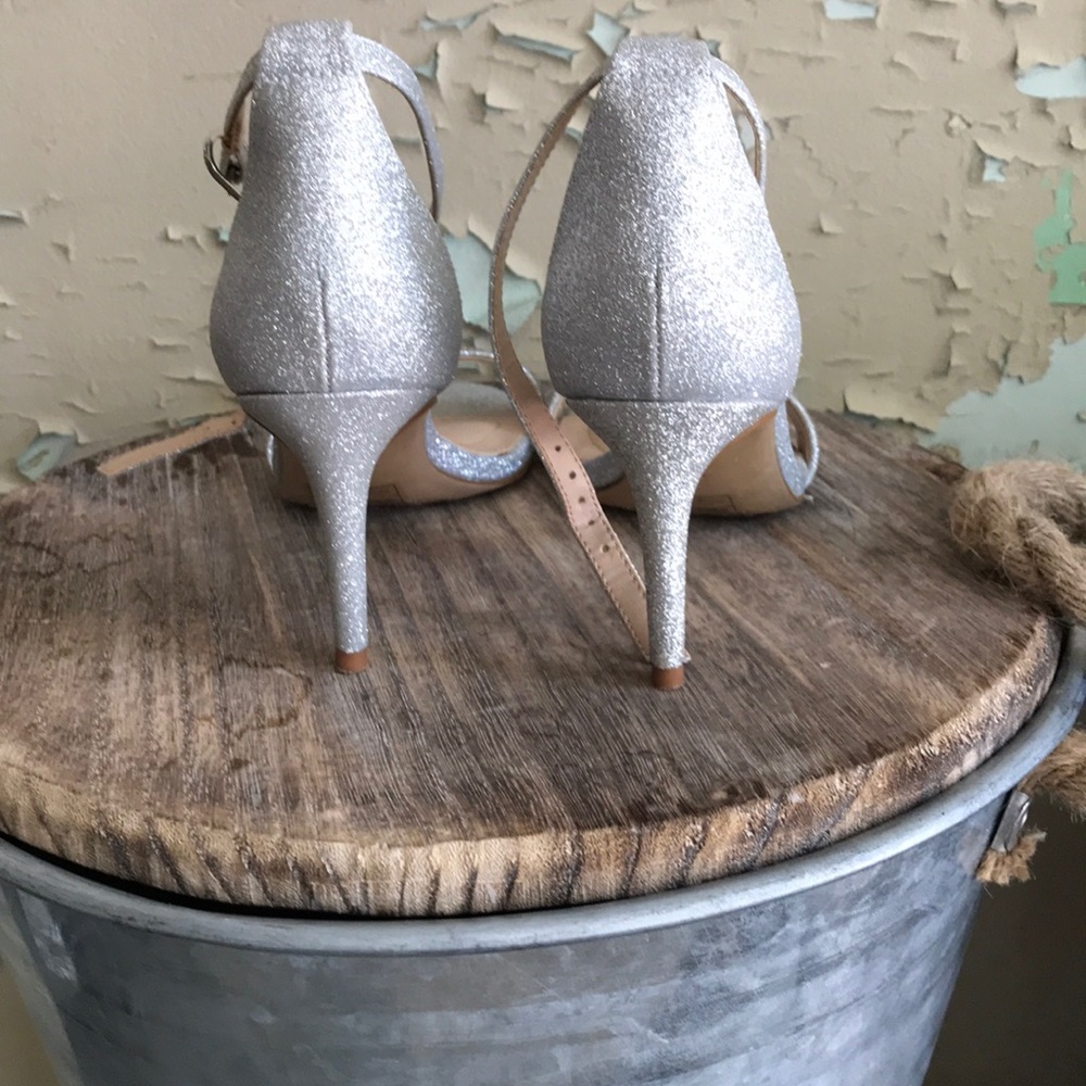 Shoes - Picture 2 of 4